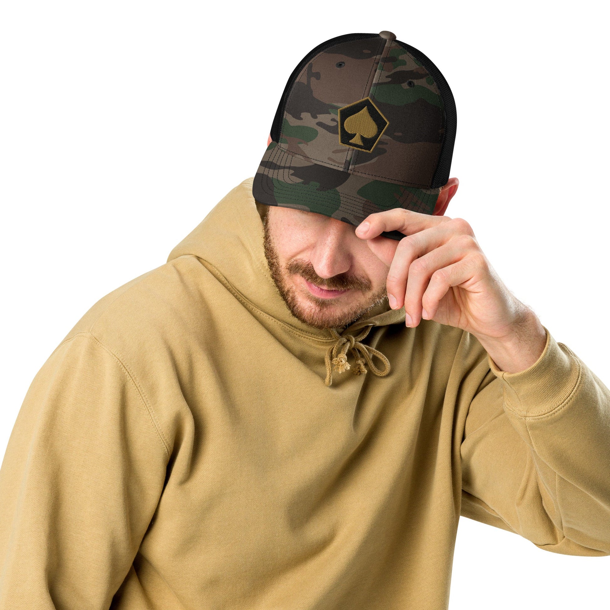 Camouflage trucker hat-1